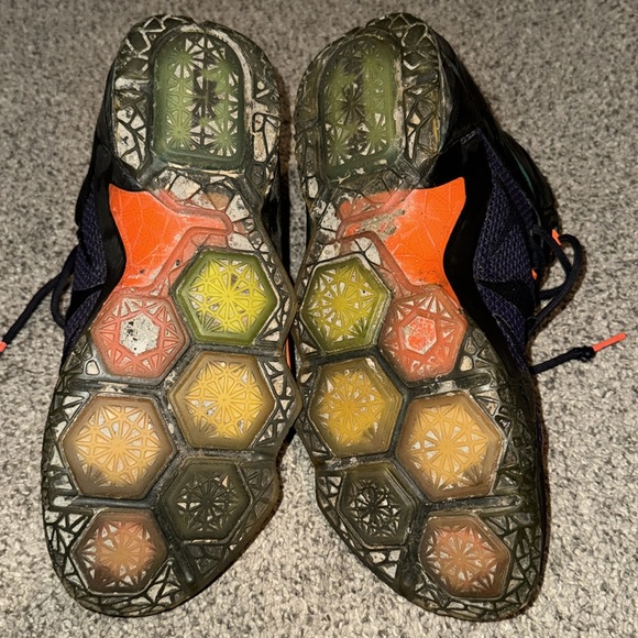 Nike Lebron 12 - Picture 5 of 8